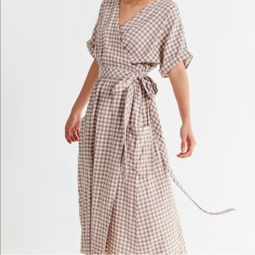UO Gabrielle Linen Wrap Dress